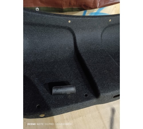 Обшивка двери багажника