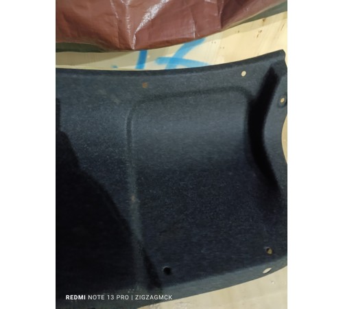 Обшивка двери багажника