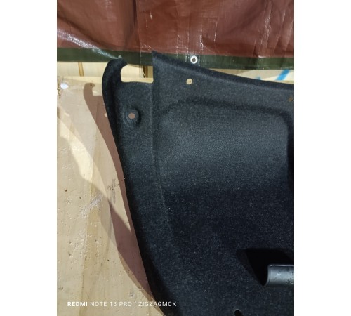 Обшивка двери багажника