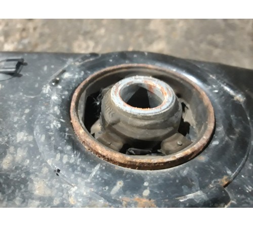 Подрамник задний