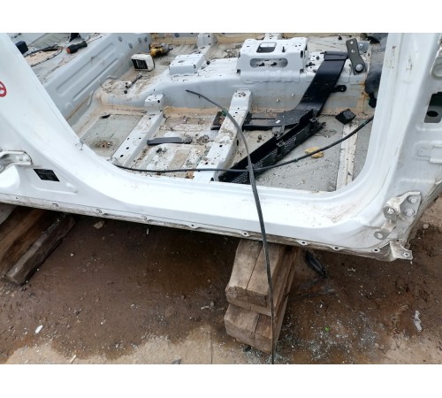 Порог со стойкой правый