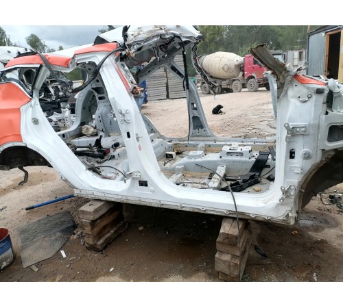 Порог со стойкой правый