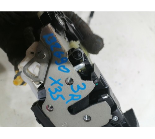 Замок двери задний правый