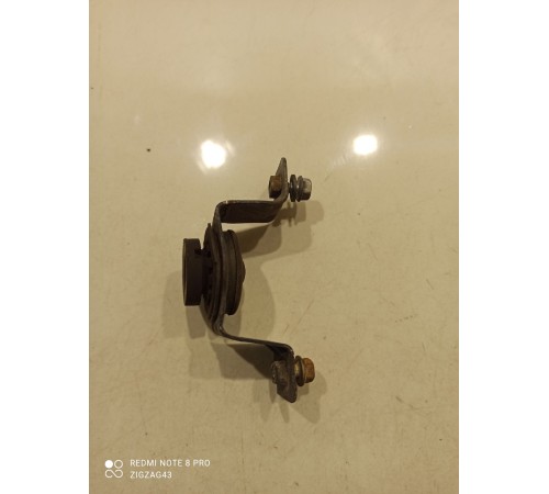 Кронштейн радиатора(верхний правый)