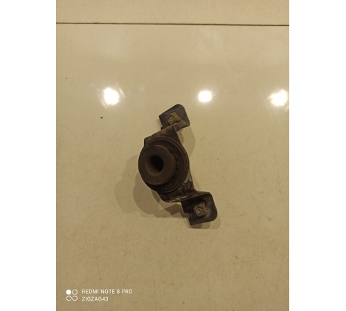 Кронштейн радиатора(верхний правый)