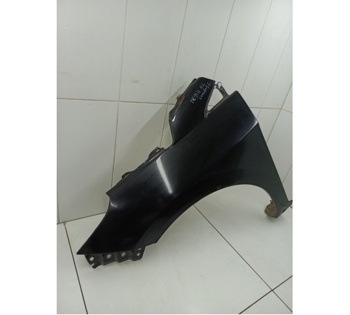 Крыло переднее левое