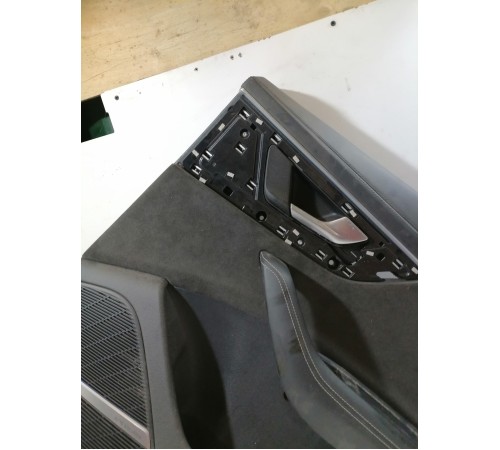 Обшивка двери задняя правая