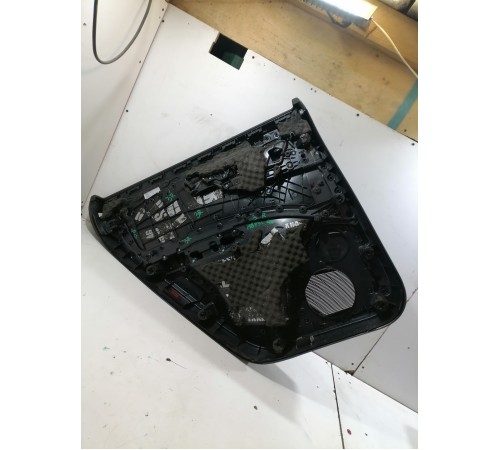 Обшивка двери задняя правая