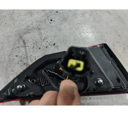 Фонарь задний правый внутренний