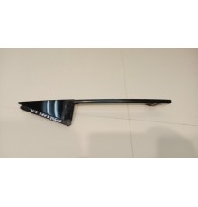 Направляющая стекла задней правой двери