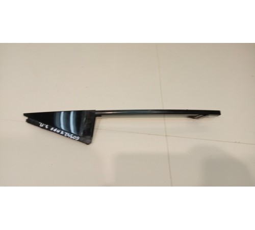 Направляющая стекла задней правой двери