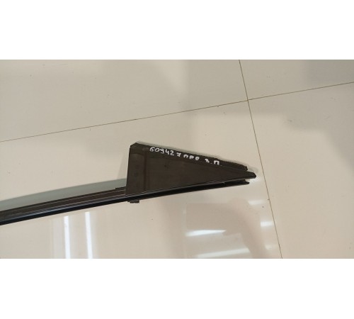 Направляющая стекла задней правой двери