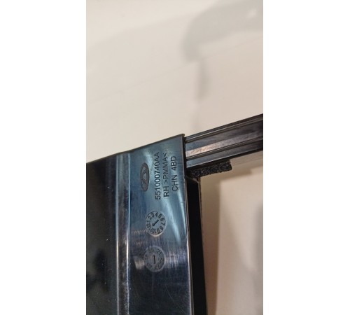 Направляющая стекла задней правой двери