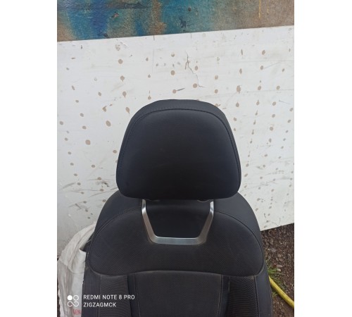 Сиденье передние правое