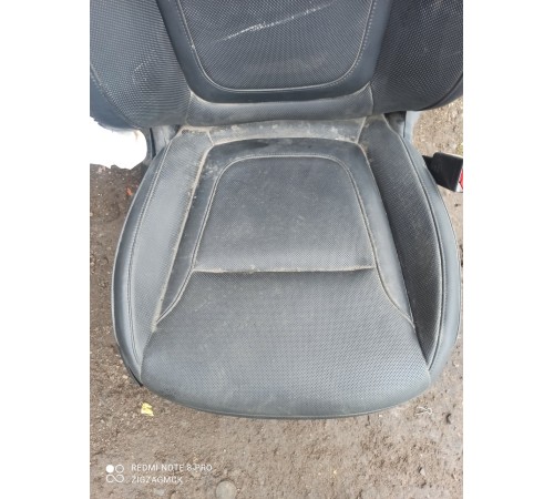 Сиденье передние правое