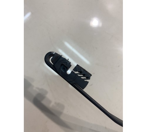 Поводок стеклоочистителя (пассажирский)