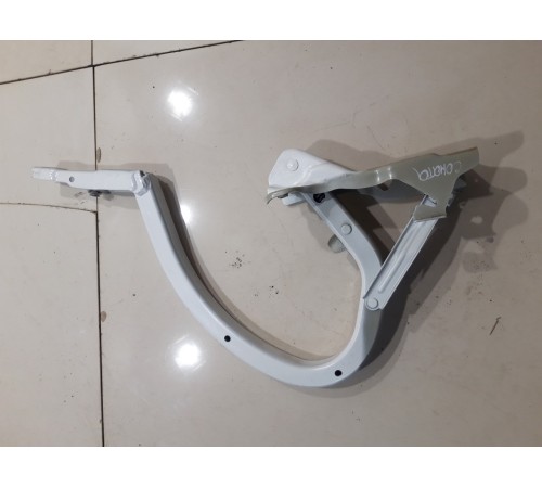 Петля крышки багажника(левая)