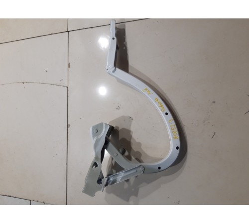 Петля крышки багажника(левая)