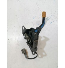 Замок капота