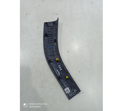 Накладка центральной консоли (левая)