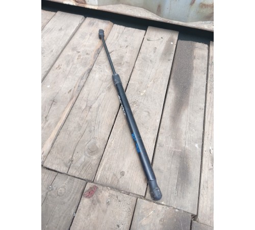 Амортизатор крышки багажника