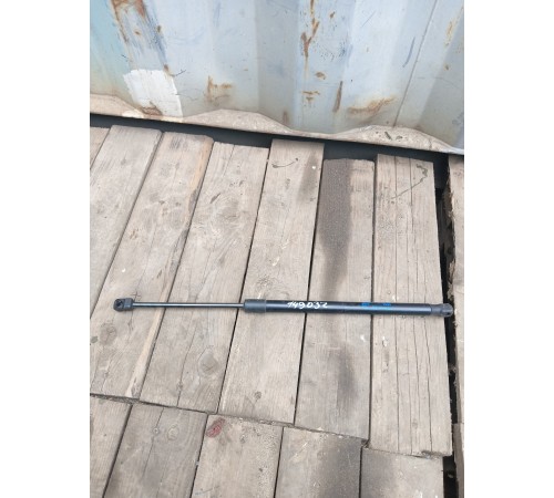 Амортизатор крышки багажника