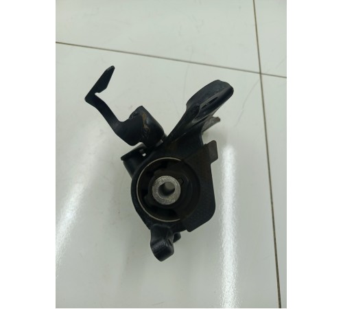 Подушка двигателя левая