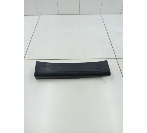 Накладка на порог задняя правая