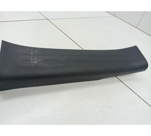 Накладка на порог задняя правая