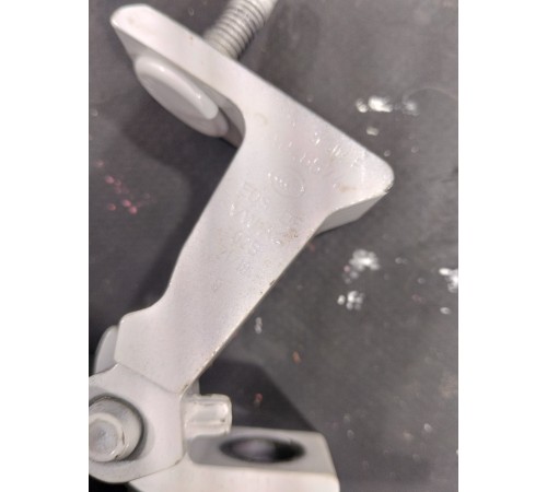 Петля двери(задняя правая верхняя)