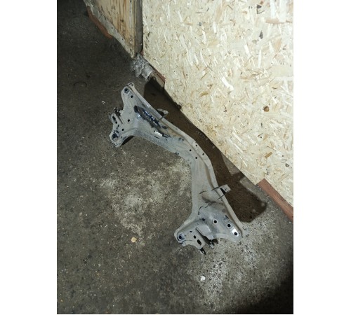 Балка подвески (подрамник) задняя