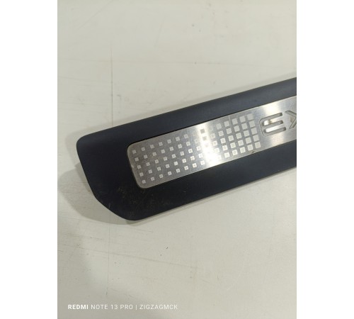 Накладка порога передняя правая с подсветкой