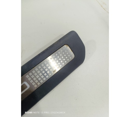 Накладка порога передняя правая с подсветкой