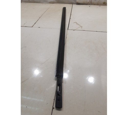 Уплотнитель стекла (передний, правый)