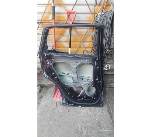 Дверь задняя левая