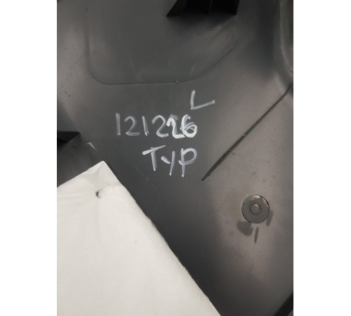 Обшивка центральной стойки левая нижняя