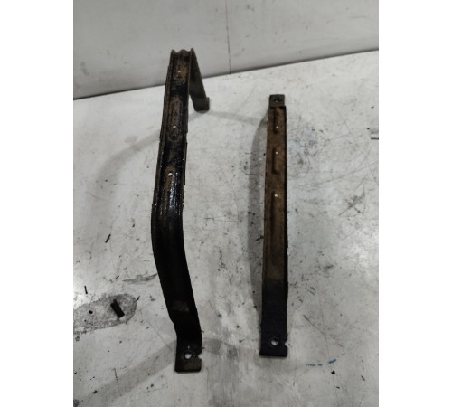 Крепление топливного бака 2шт