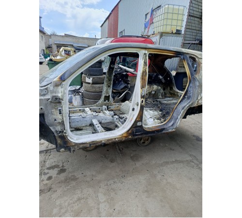 Порог с центральной стойкой левый