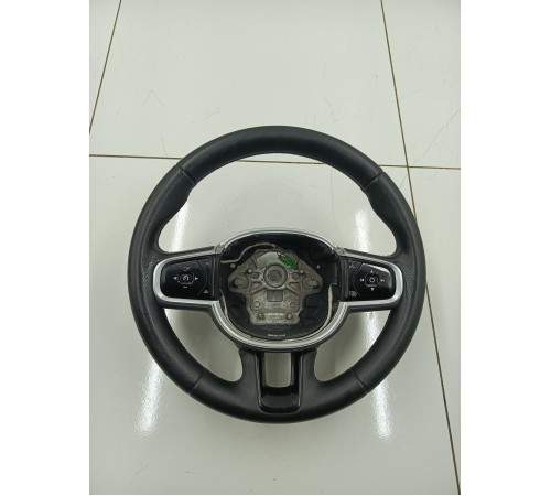 Рулевое колесо (руль) с многофунциональными кнопками