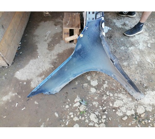 Крыло переднее правое