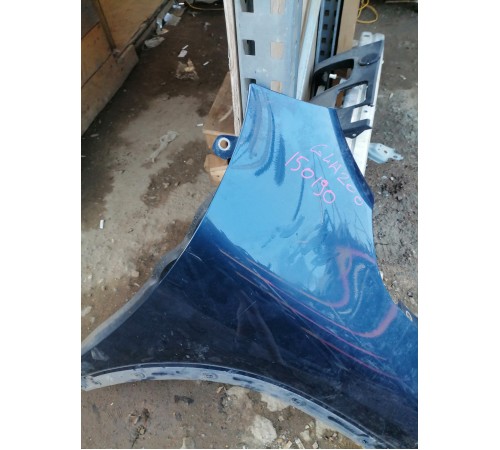 Крыло переднее правое