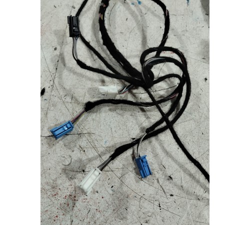 Электропроводка обшивки двери (передняя, правая)