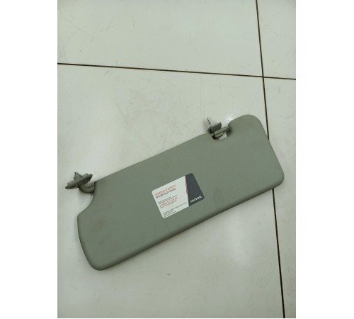 Козырек солнцезащитный левый