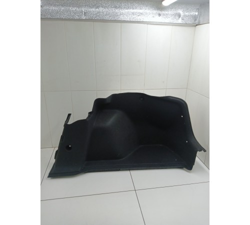 Обшивка багажника правая