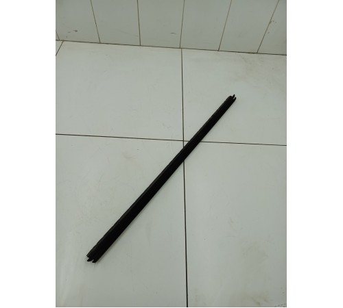 Уплотнитель стекла передний правый внутренний