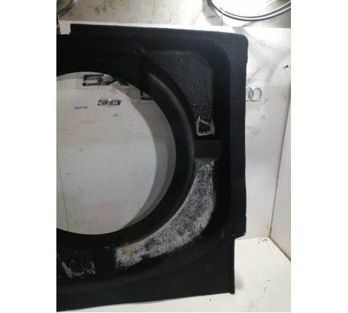 Панель пола багажника