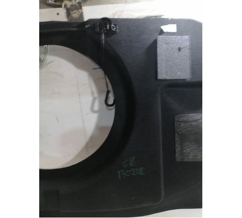 Панель пола багажника