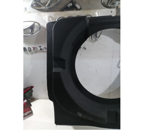 Панель пола багажника