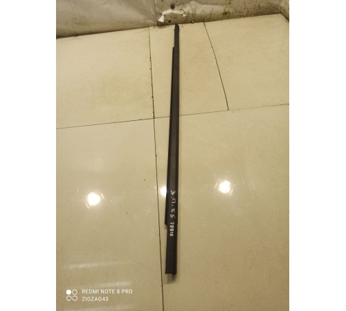 Уплотнитель стекла (задний, правый)