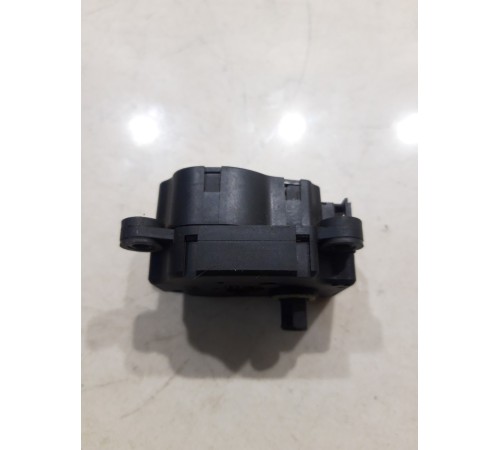 Моторчик привода заслонок отопителя